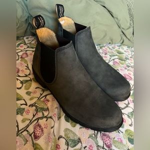 Blundstones women’s 9